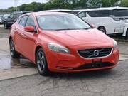 2015 VOLVO V40