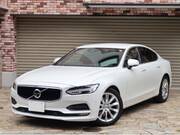 2017 VOLVO S90