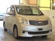 2010 TOYOTA NOAH X