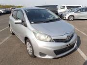 2011 TOYOTA VITZ F