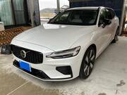 2024 VOLVO V60