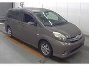 2011 TOYOTA ISIS PLATANA