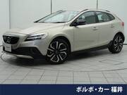 2016 VOLVO V40