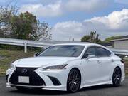 2019 LEXUS ES