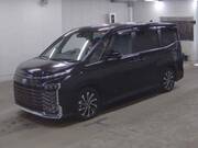 2022 TOYOTA VOXY
