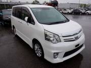 2011 TOYOTA NOAH