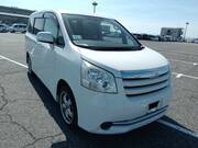 2010 TOYOTA NOAH X SMART EDITION