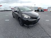 2015 TOYOTA VITZ F