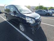 2011 TOYOTA NOAH SI