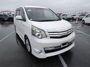 2011 TOYOTA NOAH