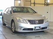 2011 TOYOTA CROWN ROYAL SALOON