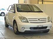 2004 TOYOTA IST