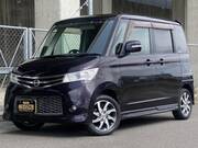 2011 NISSAN ROOX