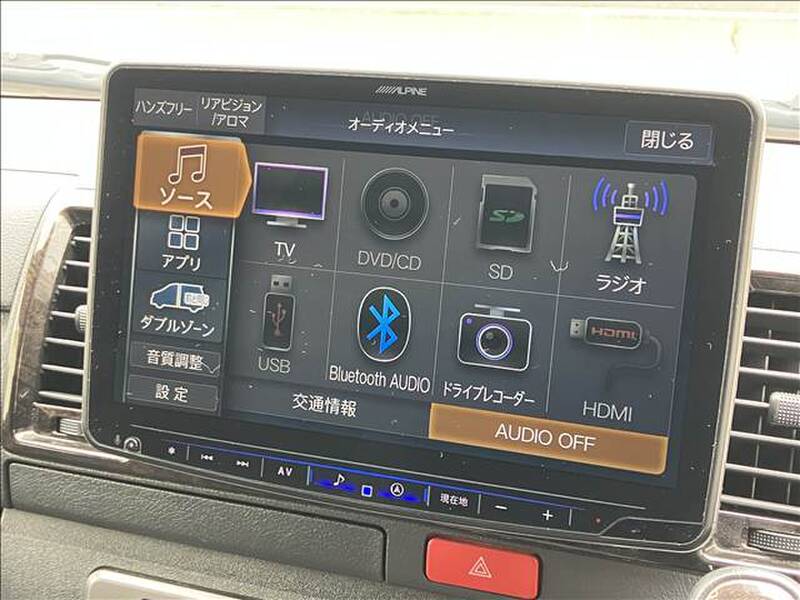 TOYOTA HIACE VAN
