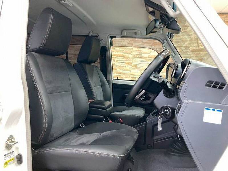 TOYOTA LAND CRUISER
