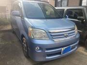 2005 TOYOTA NOAH