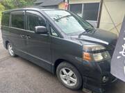 2004 TOYOTA VOXY Z