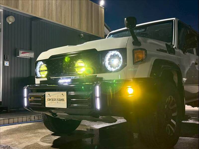 TOYOTA LAND CRUISER