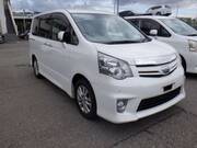 2011 TOYOTA NOAH