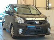 2011 TOYOTA NOAH SI RAYISH