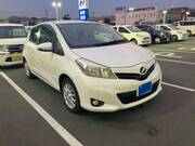 2013 TOYOTA VITZ