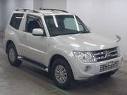 2011 MITSUBISHI PAJERO