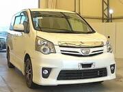 2013 TOYOTA NOAH SI