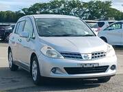 2012 NISSAN TIIDA