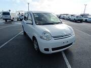 2013 TOYOTA SIENTA X