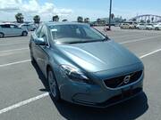 2013 VOLVO V40