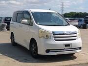 2010 TOYOTA NOAH X SMART EDITION
