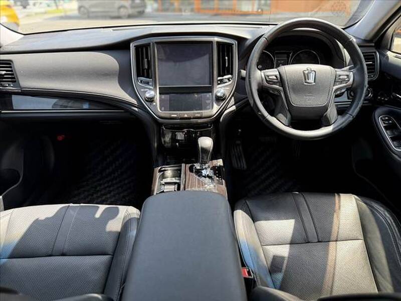TOYOTA CROWN ATHLETE