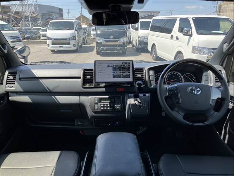 TOYOTA REGIUS ACE