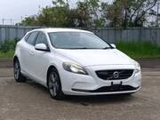 2013 VOLVO V40