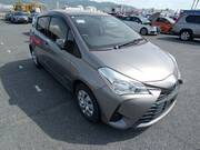 2017 TOYOTA VITZ F