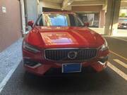 2022 VOLVO V60