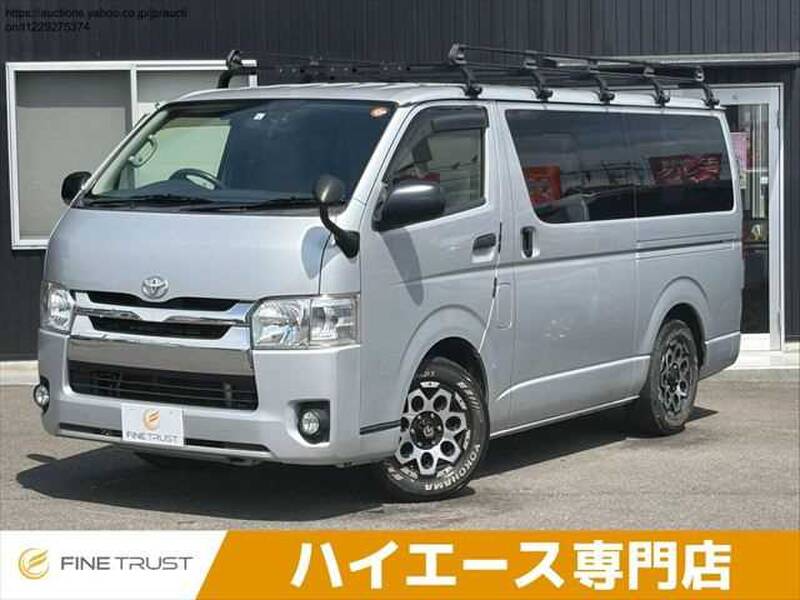 TOYOTA HIACE VAN