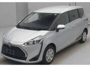 2022 TOYOTA SIENTA X