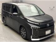 2022 TOYOTA VOXY