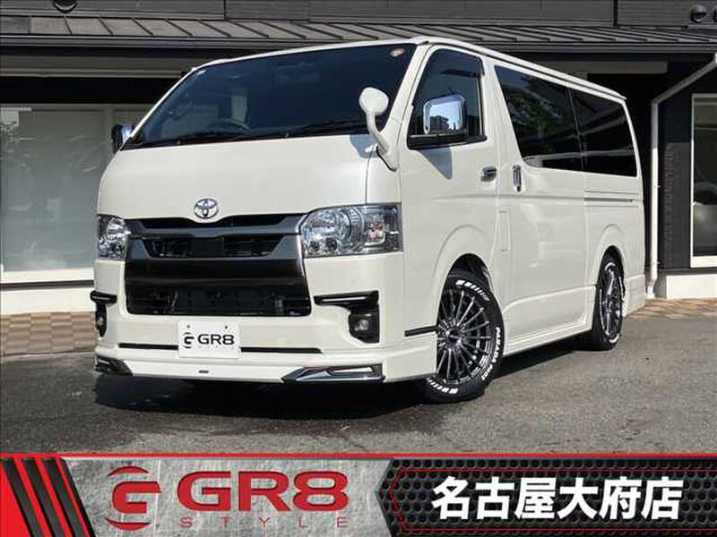 TOYOTA HIACE VAN