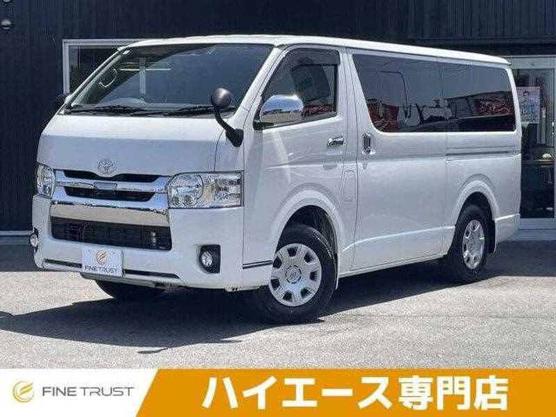 TOYOTA HIACE VAN