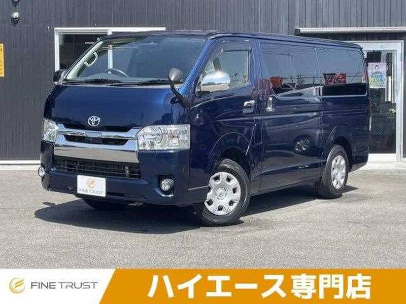 TOYOTA HIACE VAN