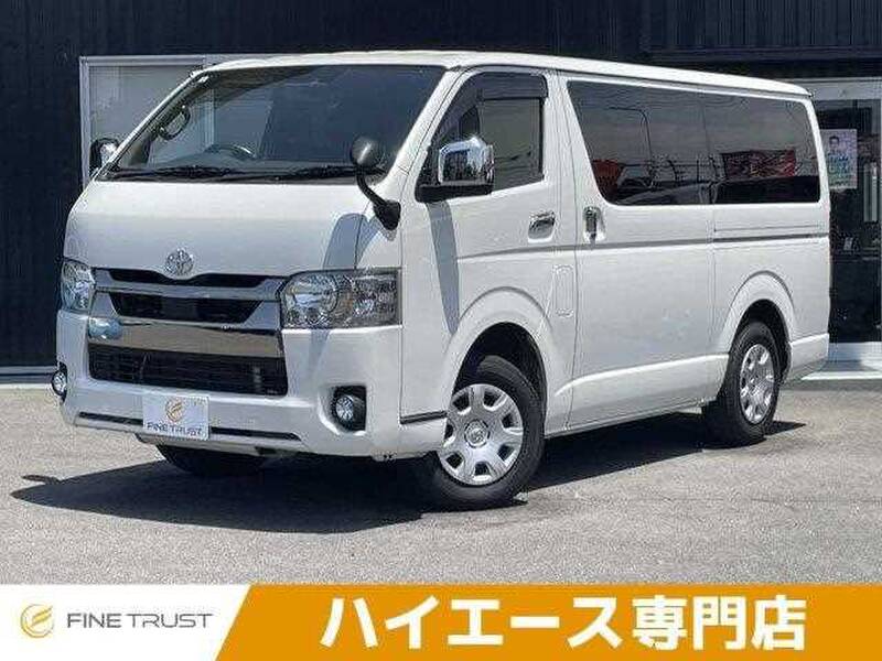 TOYOTA HIACE VAN