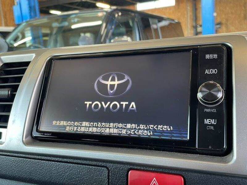 TOYOTA HIACE VAN