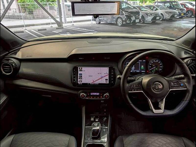 NISSAN KICKS