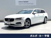 2017 VOLVO V90