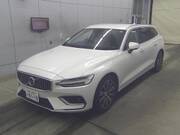 2020 VOLVO V60