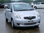 2005 TOYOTA VITZ F