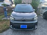 2011 TOYOTA VOXY