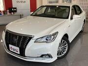 2016 TOYOTA CROWN ROYAL SALOON